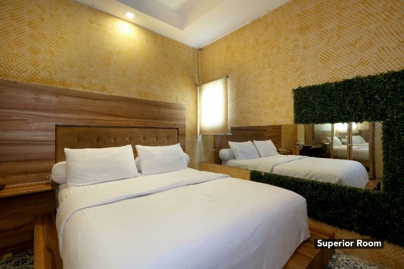 Magnolia Hotel Giacarta Esterno foto